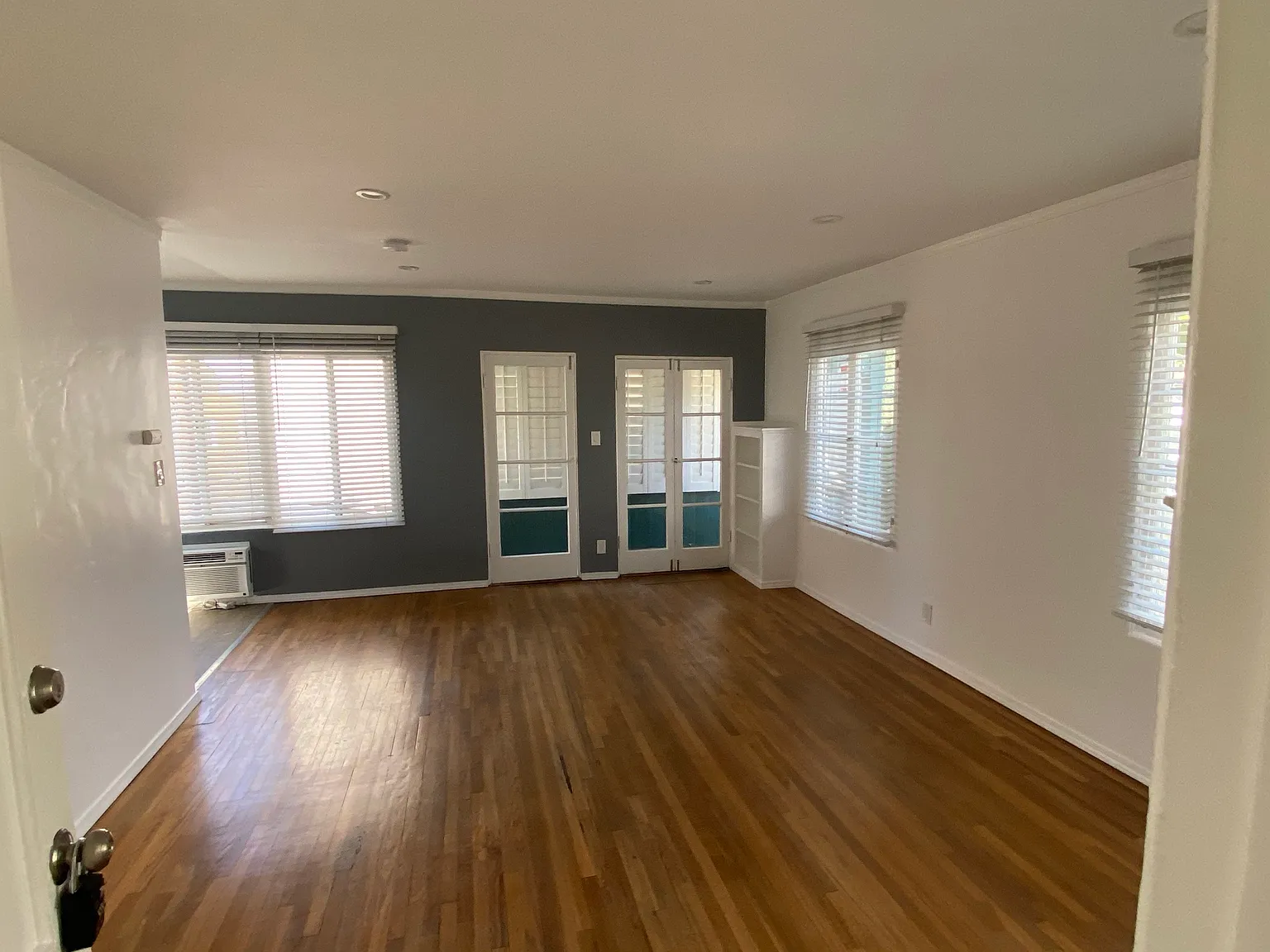 Studio, 625 sqft, $2,195 — Photo 2