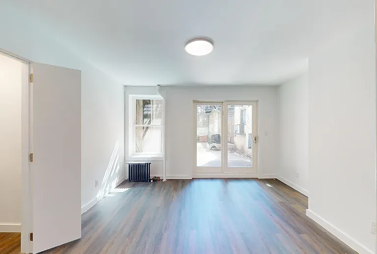 253 E Broadway #1G — Photo 10