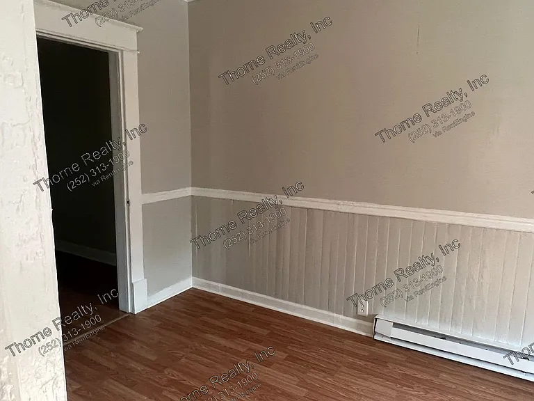 1316 Clark St — Photo 17