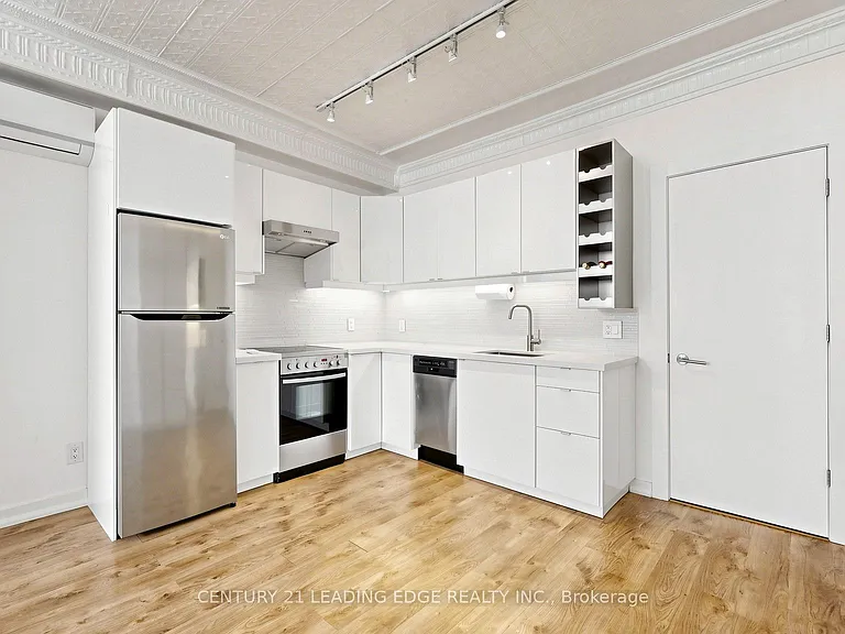 679 Woodbine Ave #MAIN — Photo 6