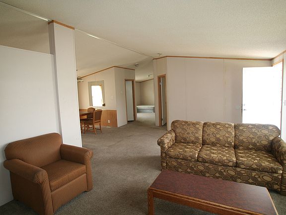 3rd image of 204 White Oak Dr