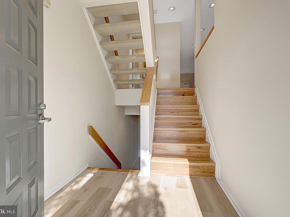 4th image of 1926 Lakeport Way