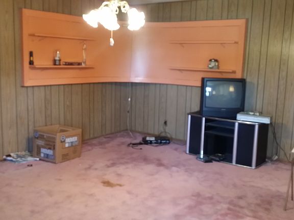 4th image of 1629 Hillside Dr