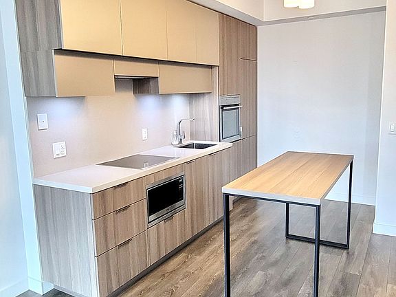 3rd image of 8 Eglinton Ave E Unit 806
