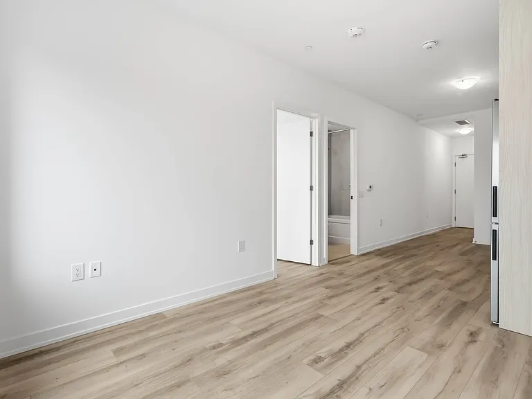 7439 Kingston Rd — Photo 26
