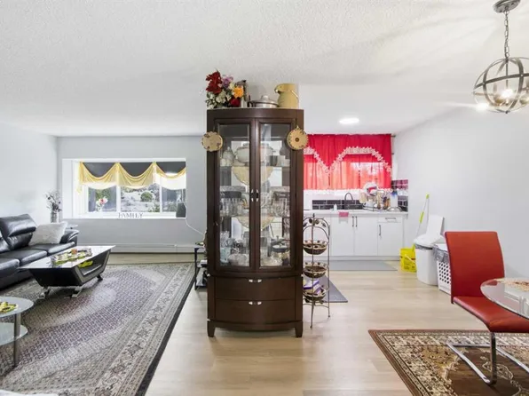 8231 Elbow Dr S #205, Calgary, AB T2V 1K6