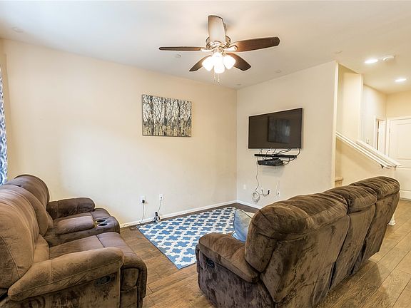 5th image of 1790 Saltaire Pl Unit 18