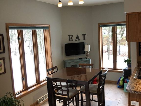 5th image of 25 Royal Oak Dr