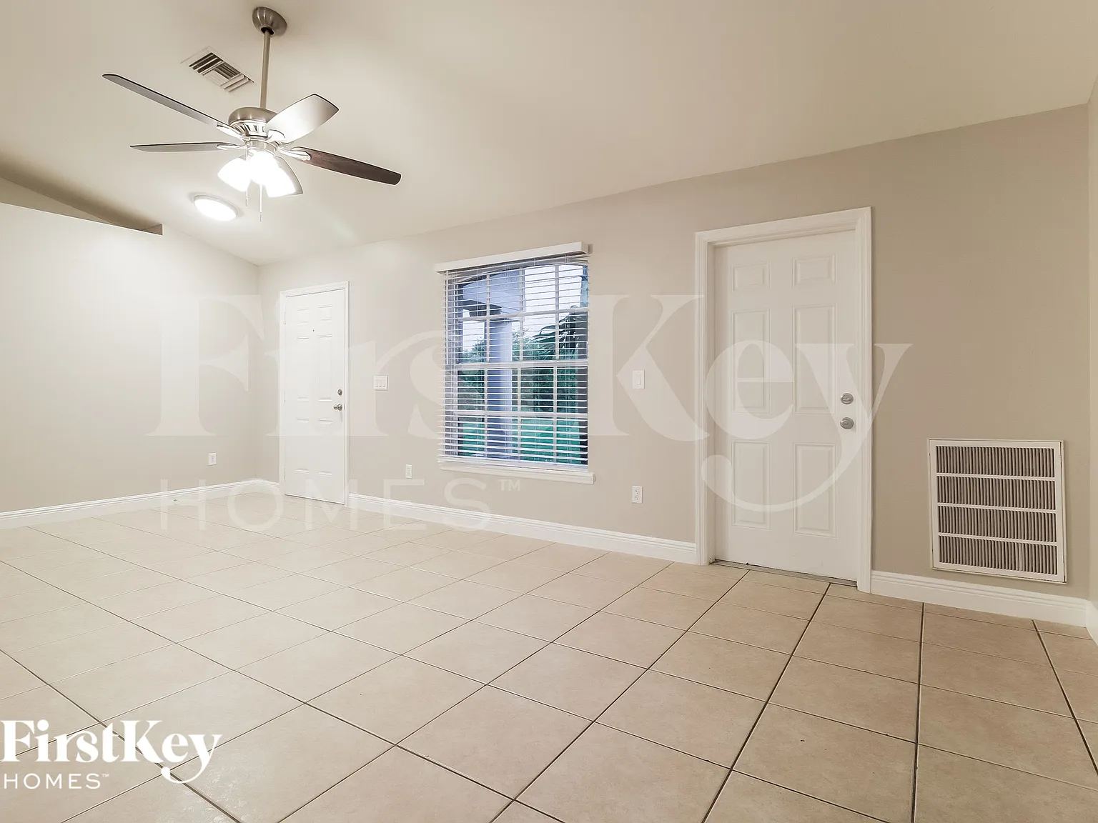 3 bed, 2.0 bath, 1378 sqft, $1,630 — Photo 4