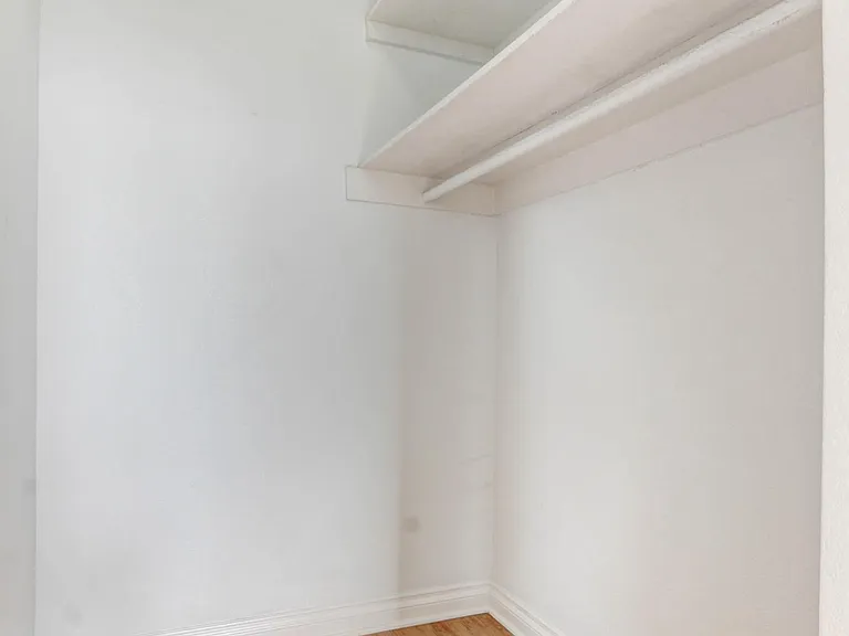 512 S Park View Street — Photo 25