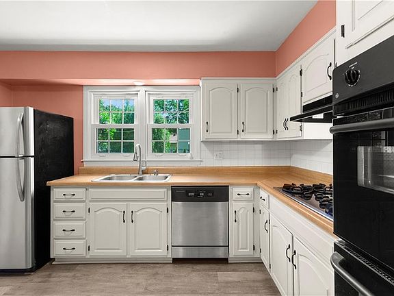 3rd image of 4123 S Cottage Ave