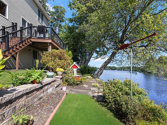 3rd image of 32 Lake Shore Dr