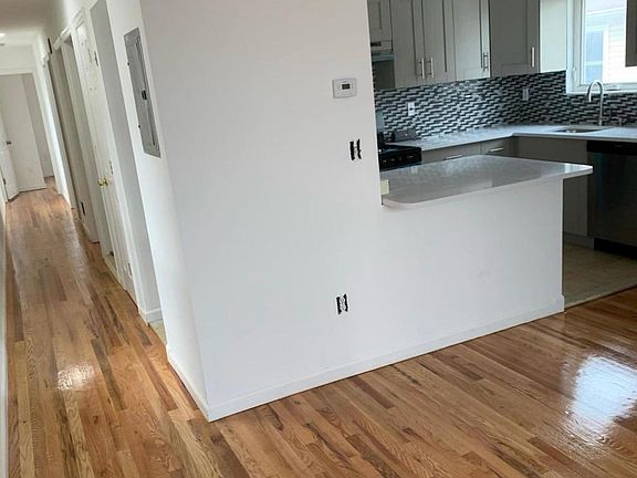 2nd image of 32 Mersereau Ave #1