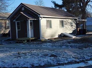 100 Mulberry St, Tipton, IA 52772