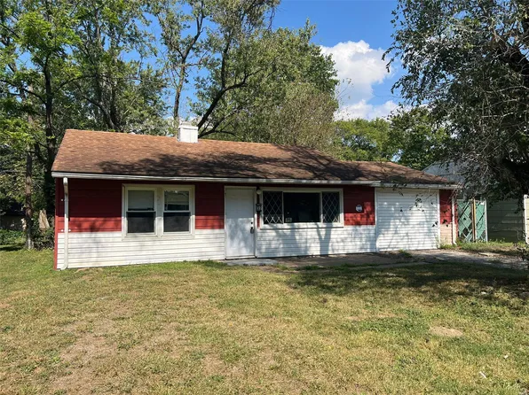 32 Louise Ln, Cahokia, IL 62206