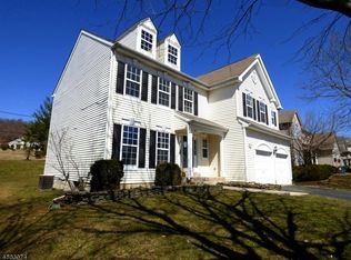 40 Byron Dr, Phillipsburg, NJ 08865