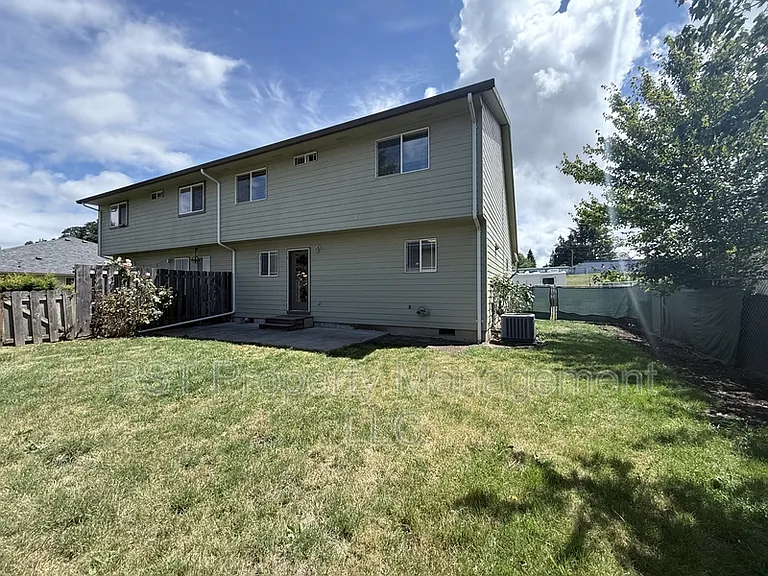 991 Mill St — Photo 29