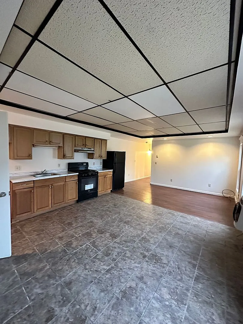 Madison Ave 914-916 - For Sale — Photo 3