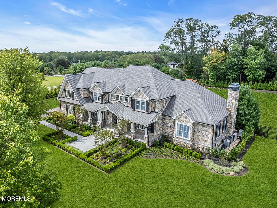 1st image of 3 Bretwood Drive N