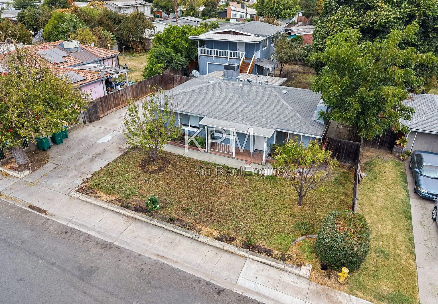 3 bed, 2.0 bath, 1128 sqft, $2,300 — Photo 4