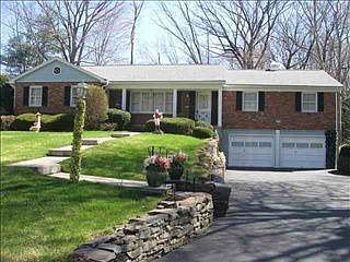 1st image of 105 Maplewood Dr