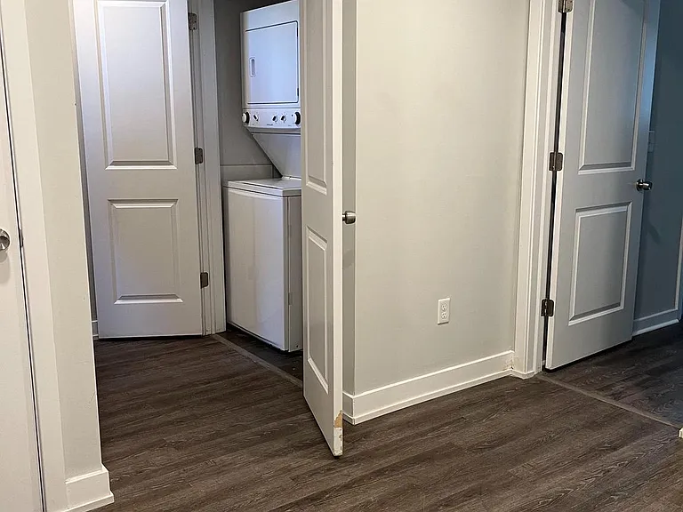 2039 N College Ave #A — Photo 32