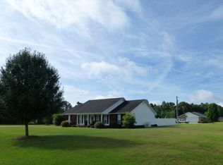 96 Brandon St, Baxley, GA 31513