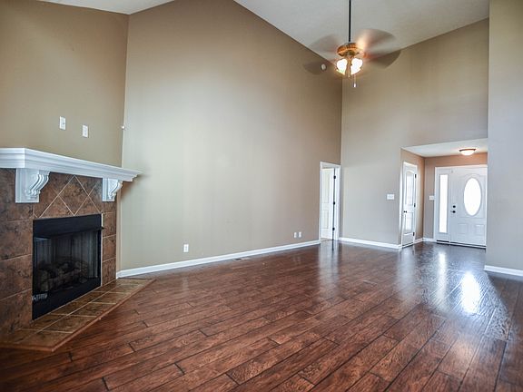 4th image of 615 Fennec Way