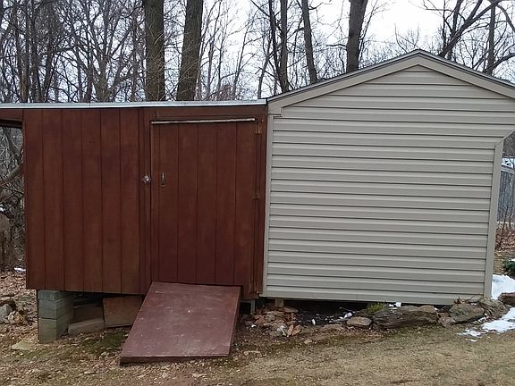 2 sheds with electric