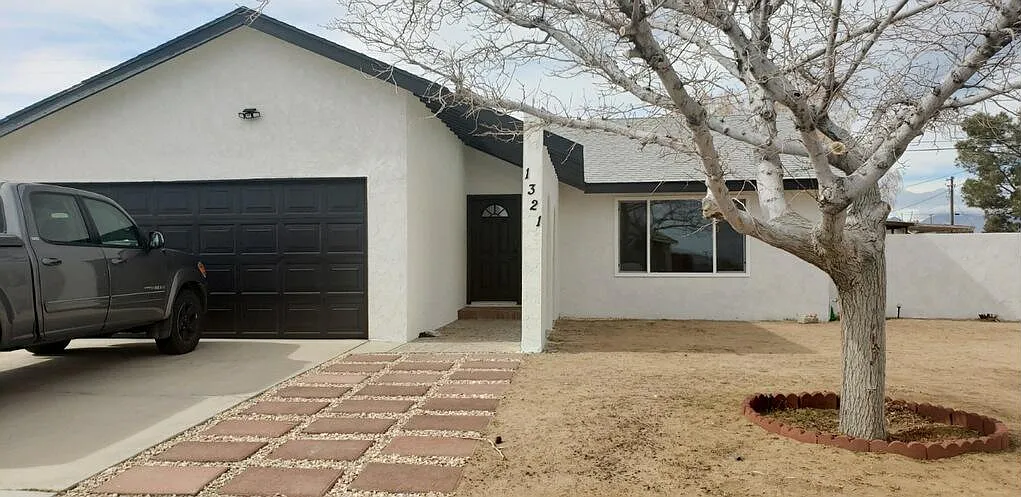 1321 S McCall St — Photo 1