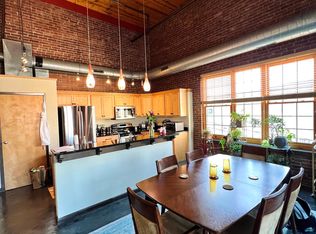 723 S Neil St APT 211, Champaign, IL 61820