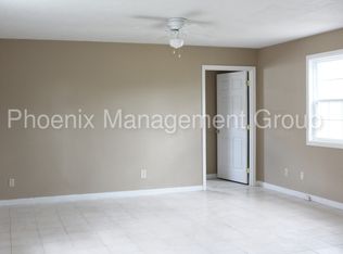 392 E Main St APT 7, Bells, TN 38006