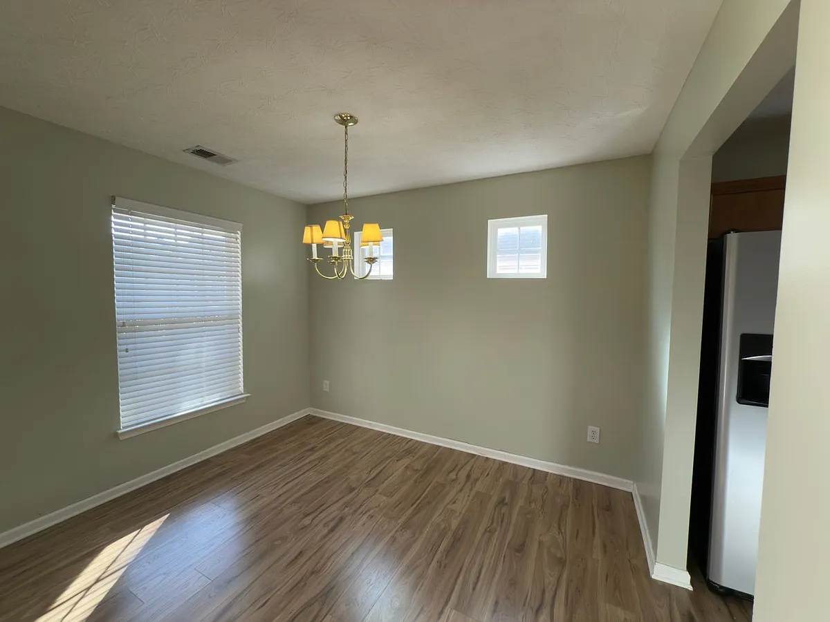 Building Photo - 103 Topaz Dr