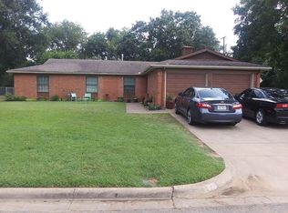 825 Timberhill Dr, Hurst, TX 76053