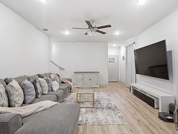 4th image of 13523 Tulipwood Nook