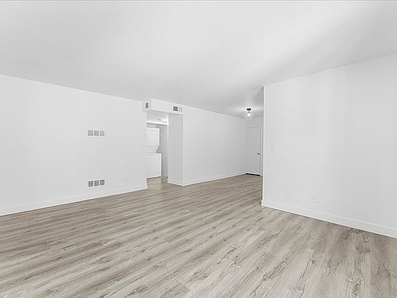 5th image of 444 W Windsor Rd #10