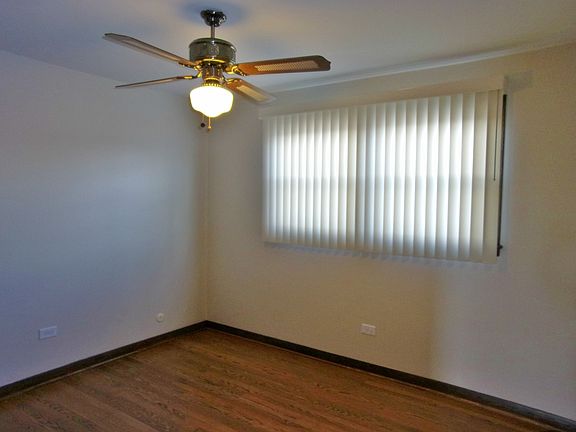 5th image of 6413 S Oak Park Ave APT 23E