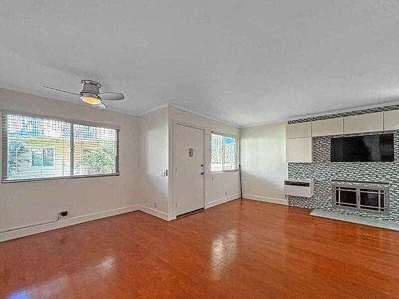 5th image of 7422 Seastar Dr Unit 4