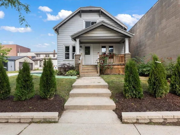 2209 South 84th STREET, West Allis, WI 53227