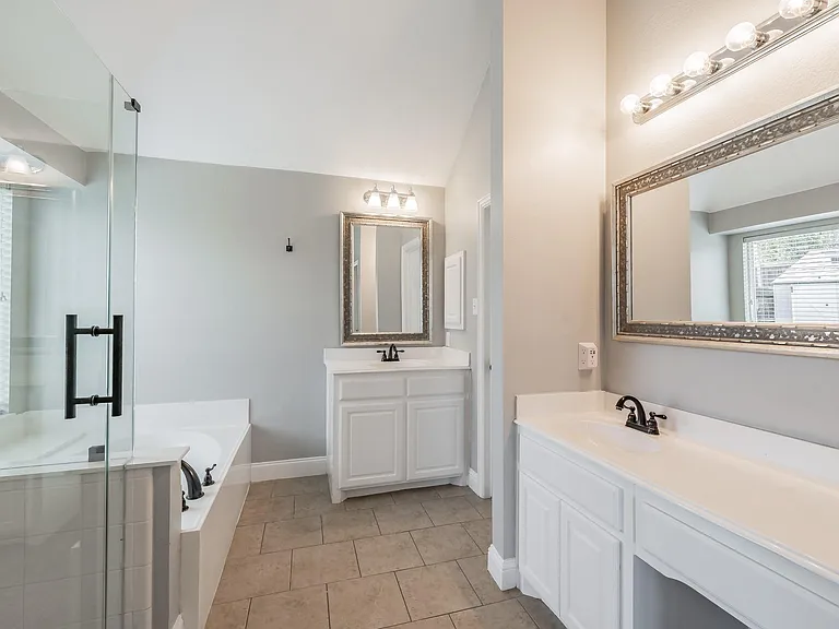 4548 Shamrock Dr — Photo 14
