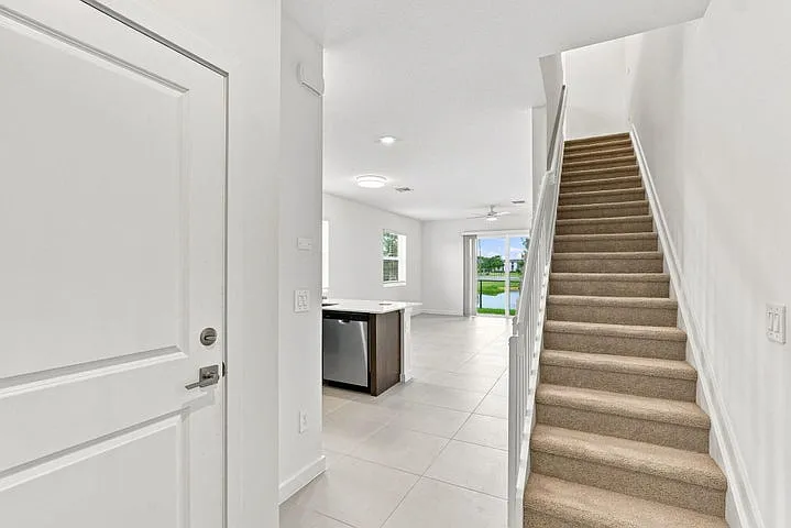 3 bed, 1456 sqft, $3,450 — Photo 4