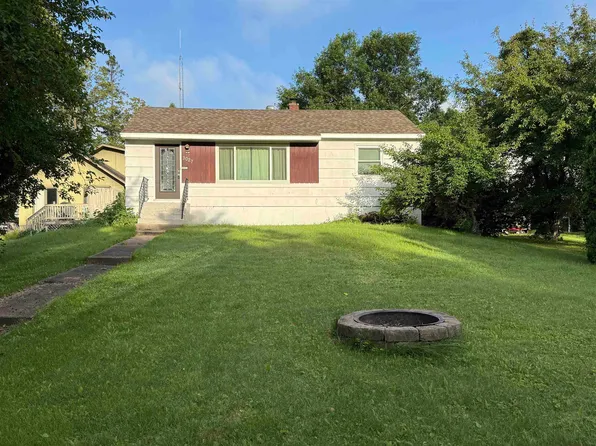 3027 8th Ave E, Hibbing, MN 55746