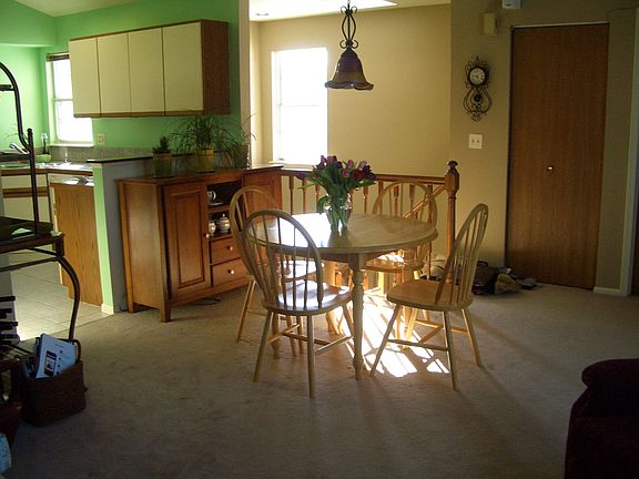 Kitchen and dining area.