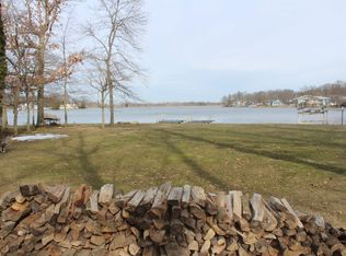 570 Lakeside Dr, Rome City, IN 46784