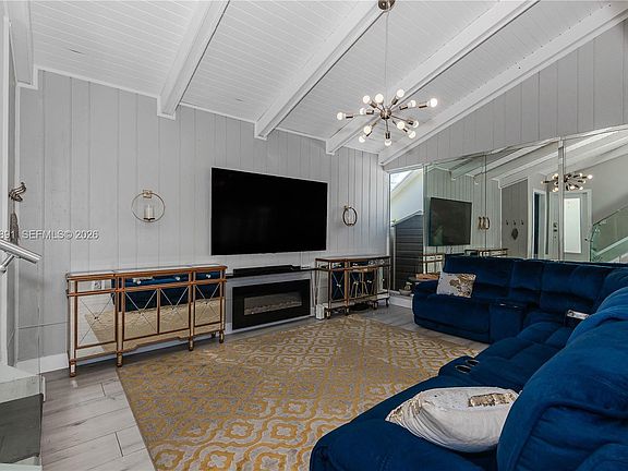 5th image of 928 NW 106th Avenue Cir