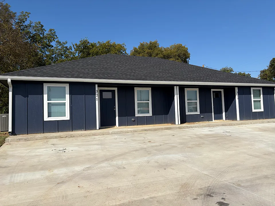 323 N 2nd Ave #323