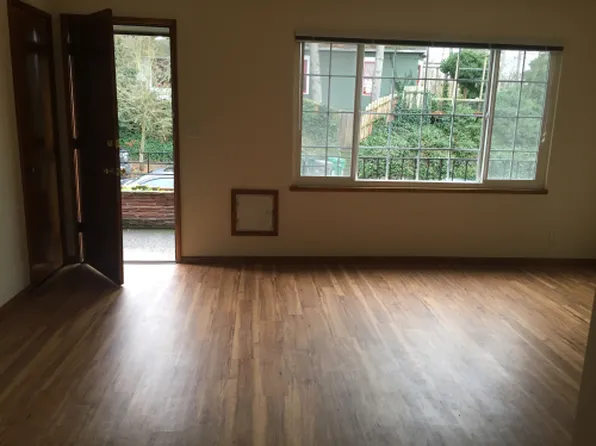 2100 N 53rd St APT C, Seattle, WA 98103