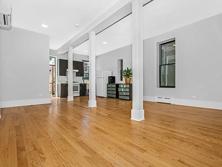 925 W 18th Pl #1B — Photo 3