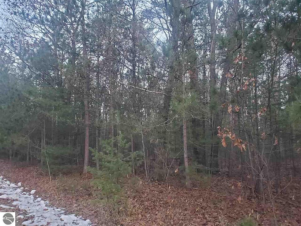 1st image of 2 County Road 612 NE