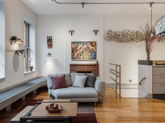 2nd image of 456 W 49th St #1A